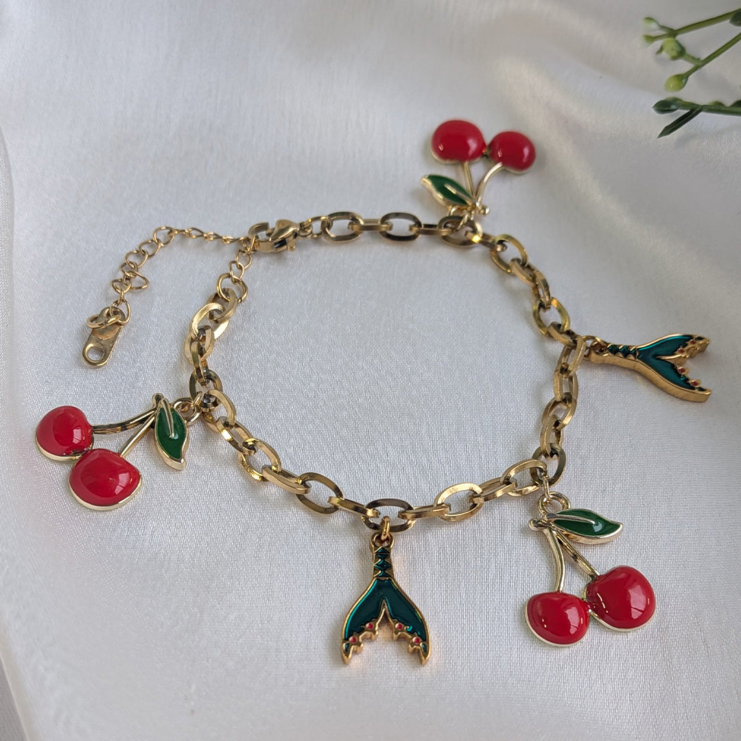 18 K Gold Plated Crimson Berry Tropical Charm Chain Bracelet (Anti Tarnish)