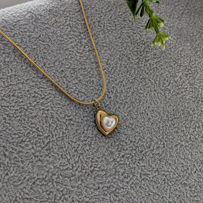 Love Design Heart Pearl Pendant Necklace for Women & Girls