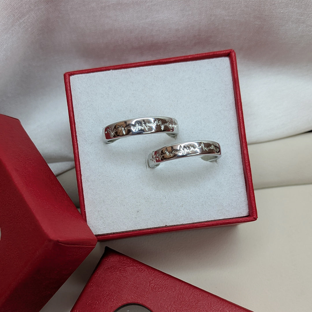 Heart Beat Pattern Couple Ring Set