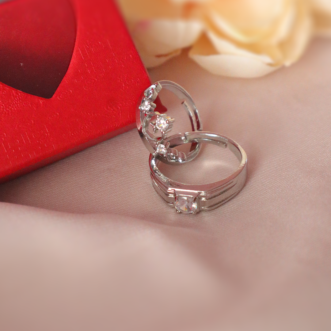 Romantic Vintage-Style Solitaire Couple Rings