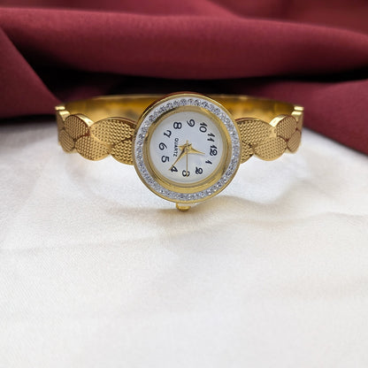 Luxury Analog AD Studded Textured Linked Design Band Bracelet Watch For Girls & Women