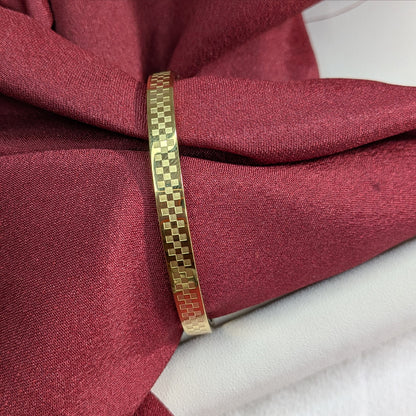 18K Gold Finish Cubic Pattern Openable Bracelet (Anti Tarnish) For Girls & Women