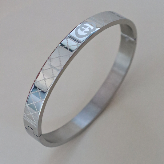 Stylish Silver Finish Men’s Bracelet with Cross Design