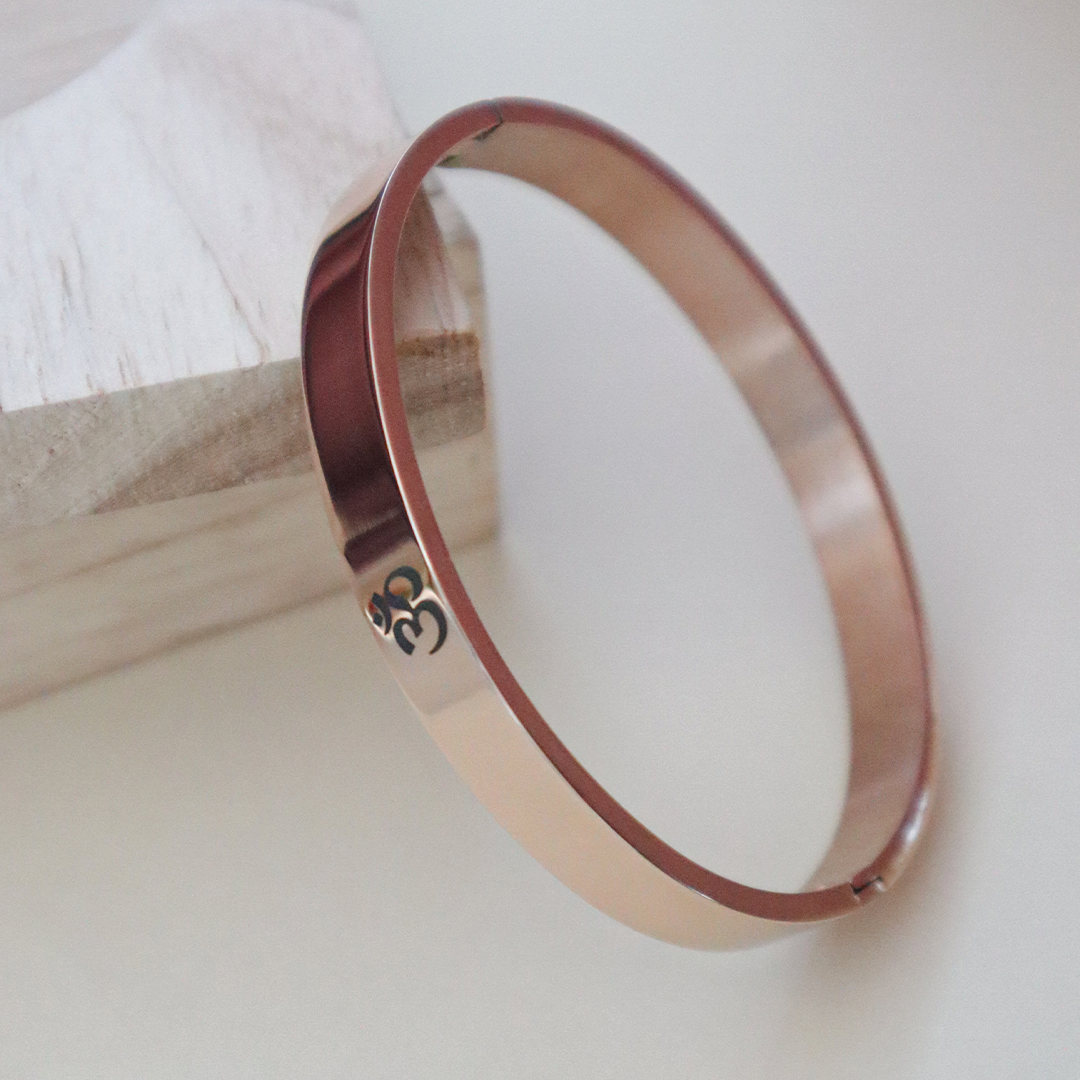 18K Gold Plated Men’s Bracelet Engraved WIth Plain OM Design