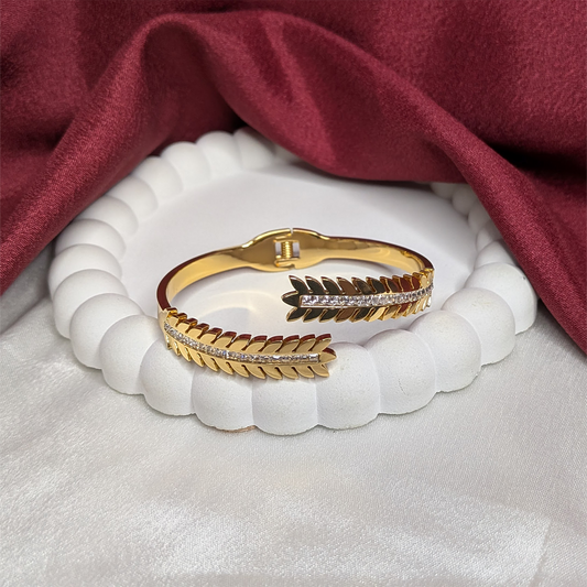 Dual Leaf Design Cuff Ad Stone Bracelet for Girls & Women