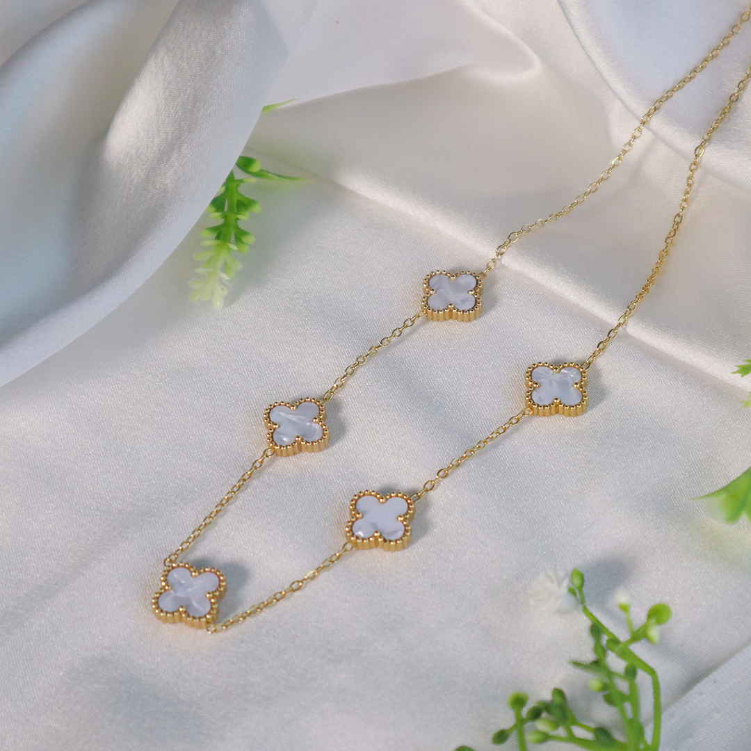 18K Gold Plated Eternal Five Clover Pendant Necklace ( Anti-Tarnish )