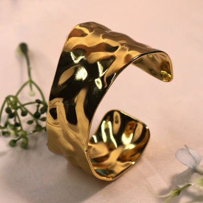 18k Gold Plated Hammered Texture Cuff Bracelet (Anti-Tarnish)
