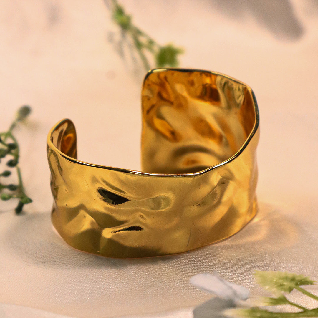 18k Gold Plated Hammered Texture Cuff Bracelet (Anti-Tarnish)