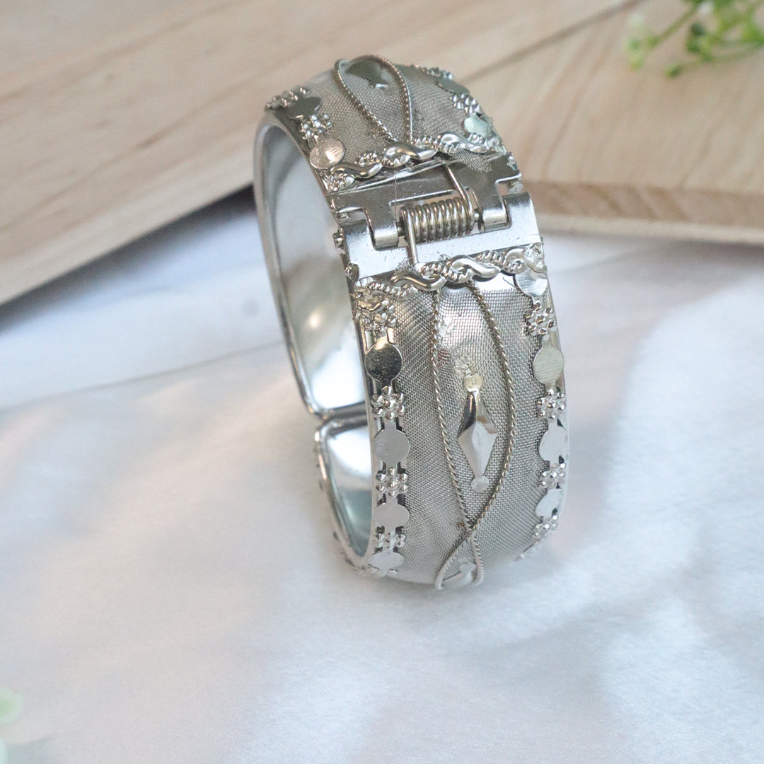 Oxidised Floral Motif Hinged Kada