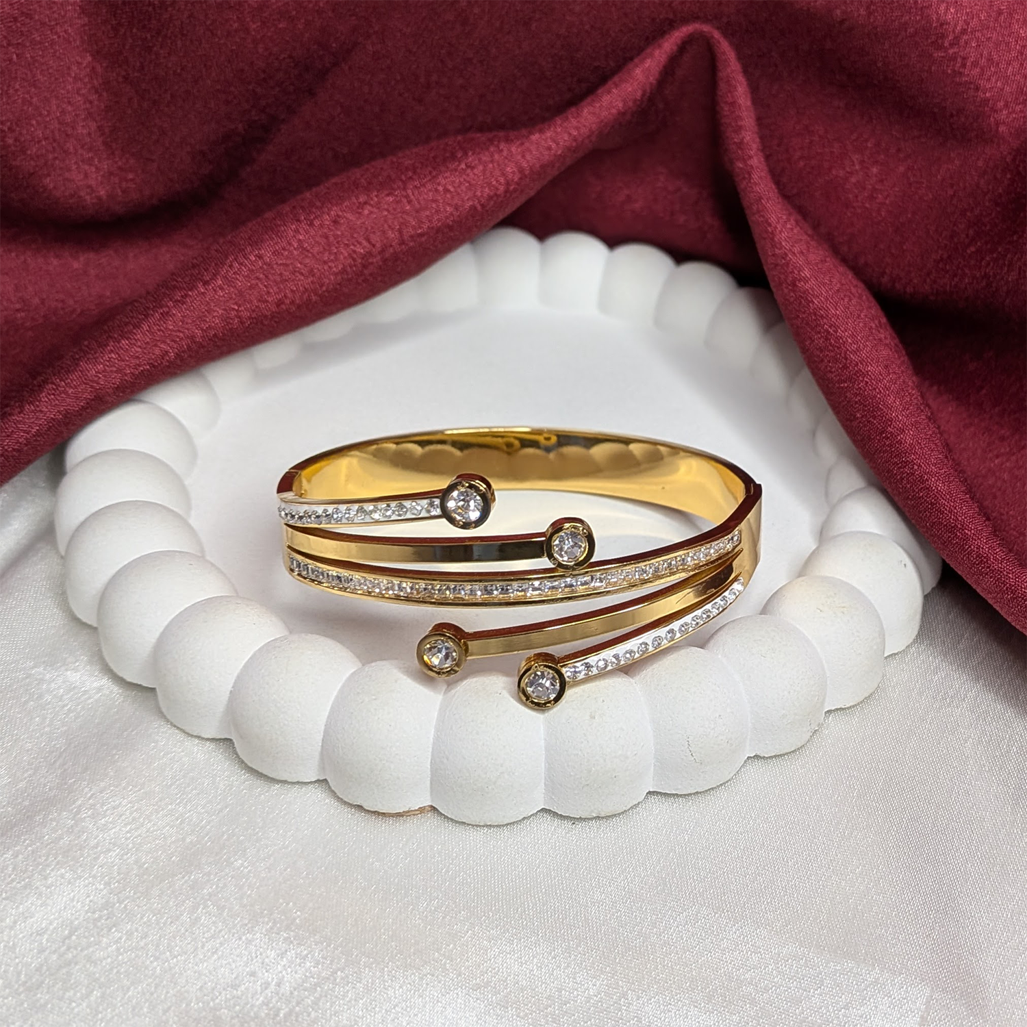 Shimmering Neo Ad Stone Bracelet for Girls & Women