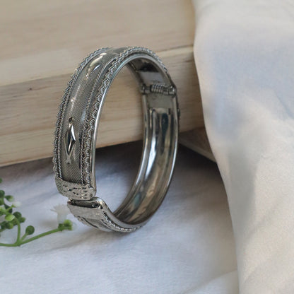 Oxidised Silver Engraved Kada (Openable)