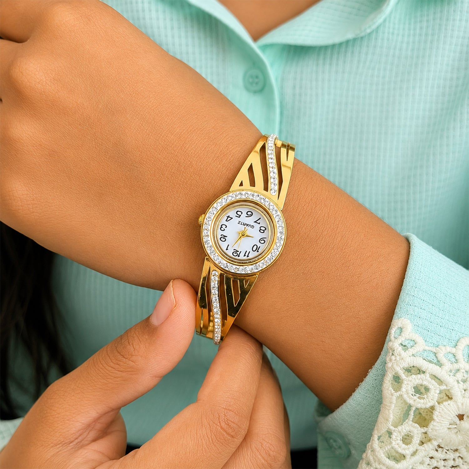 Classic Dazzling AD Studded Wrist Band Bracelet Watch For Girls & Women