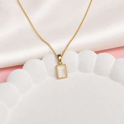 Engravable Locket Pendant With Chain for Women & Girls