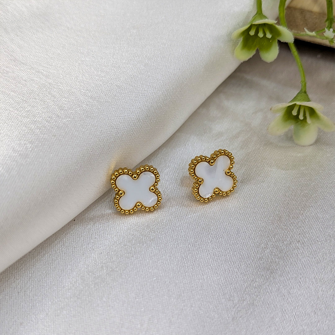 Gold Plated Floral Combo Set with Necklace, Earrings, Ring & Bracelet