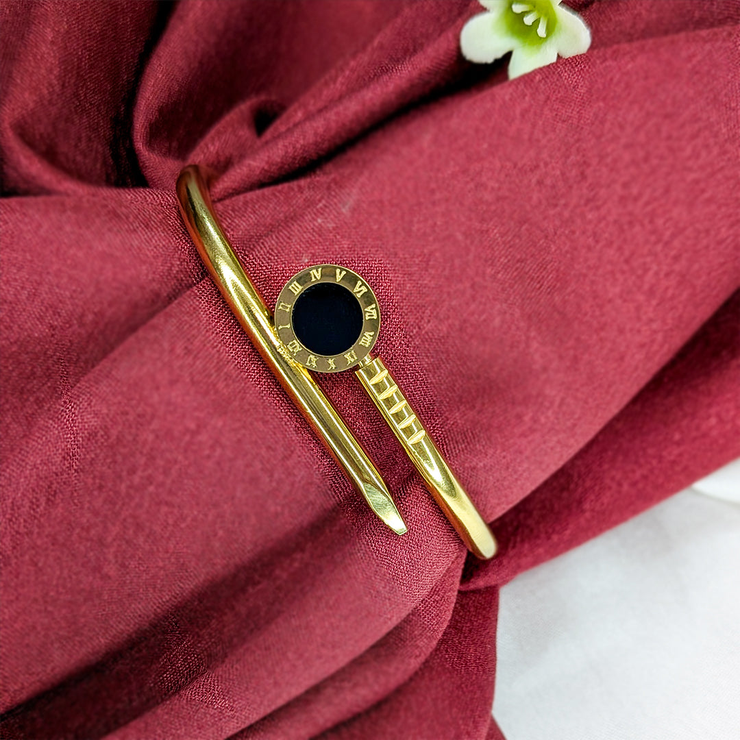 Elegant Nail Design Bracelet with Black Enamel Round Charm for Girls & Women