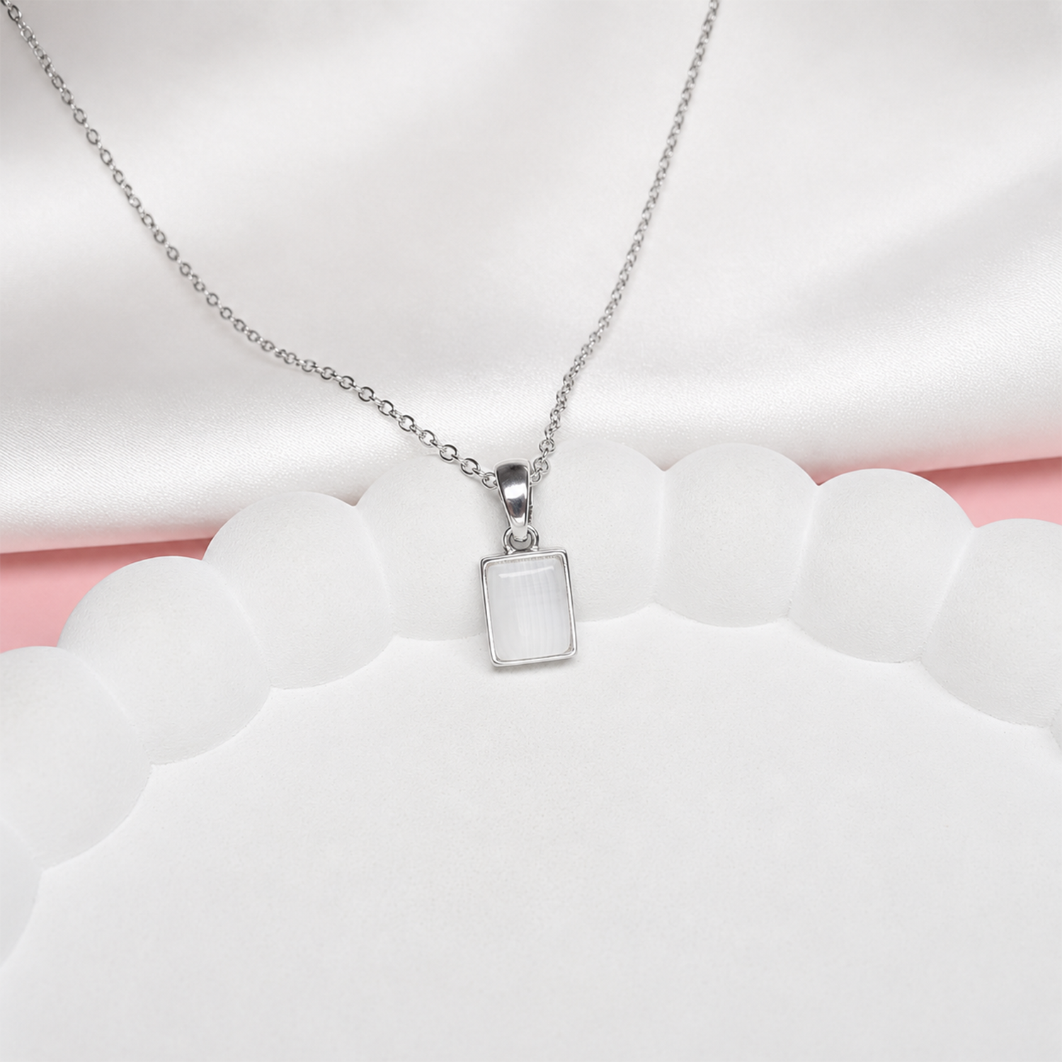 Engravable Locket Pendant With Chain for Women & Girls