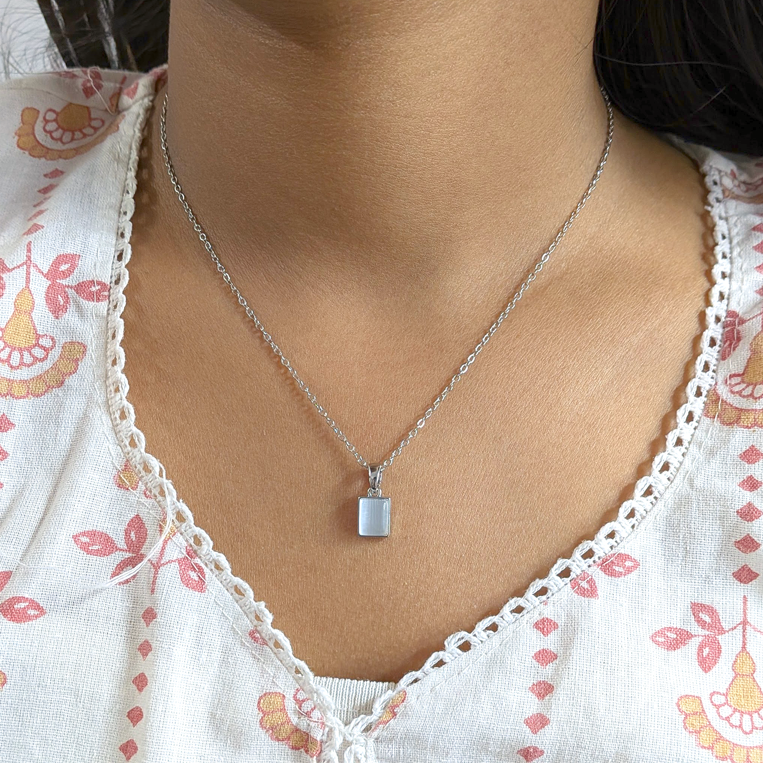 Engravable Locket Pendant With Chain for Women & Girls