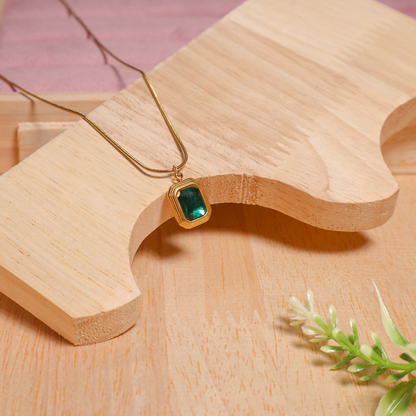 18K Gold Plated Classic Zircon Pendant Necklace (Anti Tarnish)