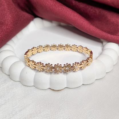 Daisy Flower Design With Crystal Accents Bracelet for Women & Girls