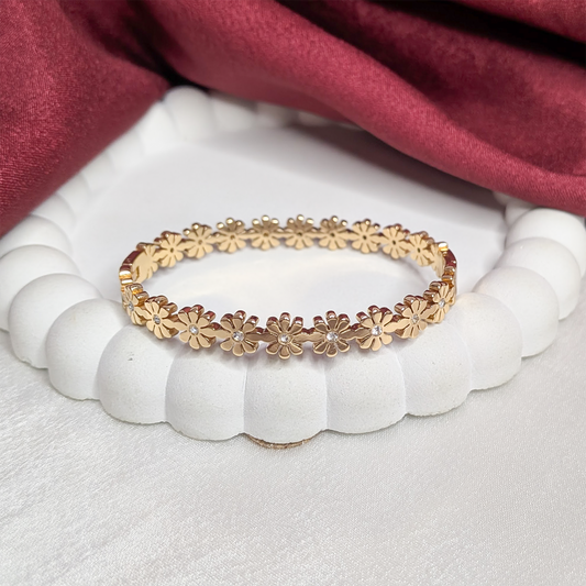Daisy Flower Design With Crystal Accents Bracelet for Women & Girls