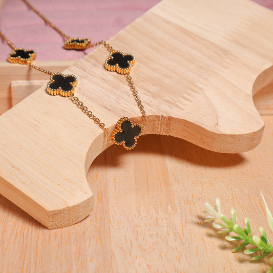 18K Gold Plated Five Leaf Flower Pendant Necklace (Anti-Tarnish)