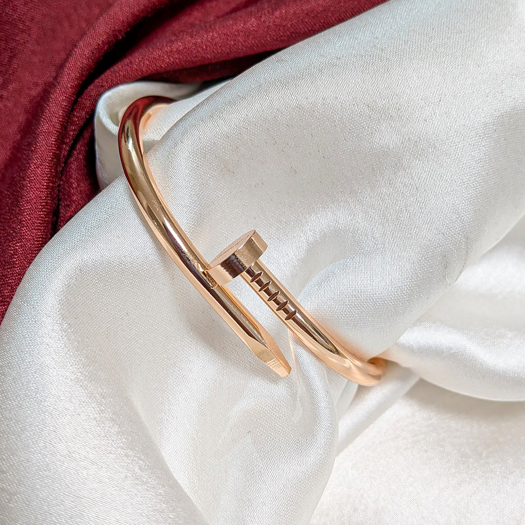 18K Gold Plated Nail Bracelet (Anti Tarnish)