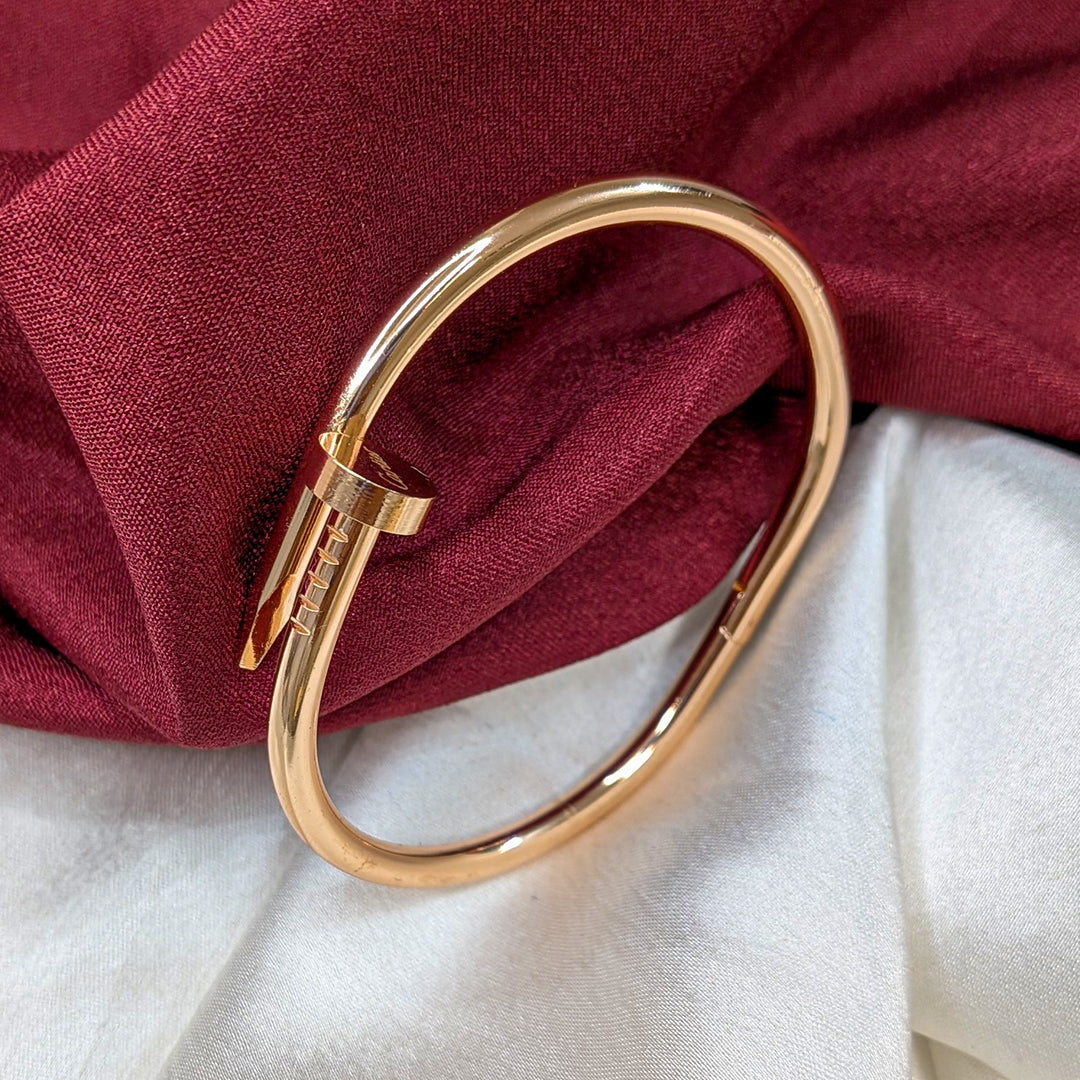 18K Gold Plated Nail Bracelet (Anti Tarnish)