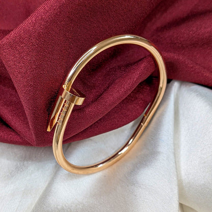 18K Gold Plated Nail Bracelet (Anti Tarnish)