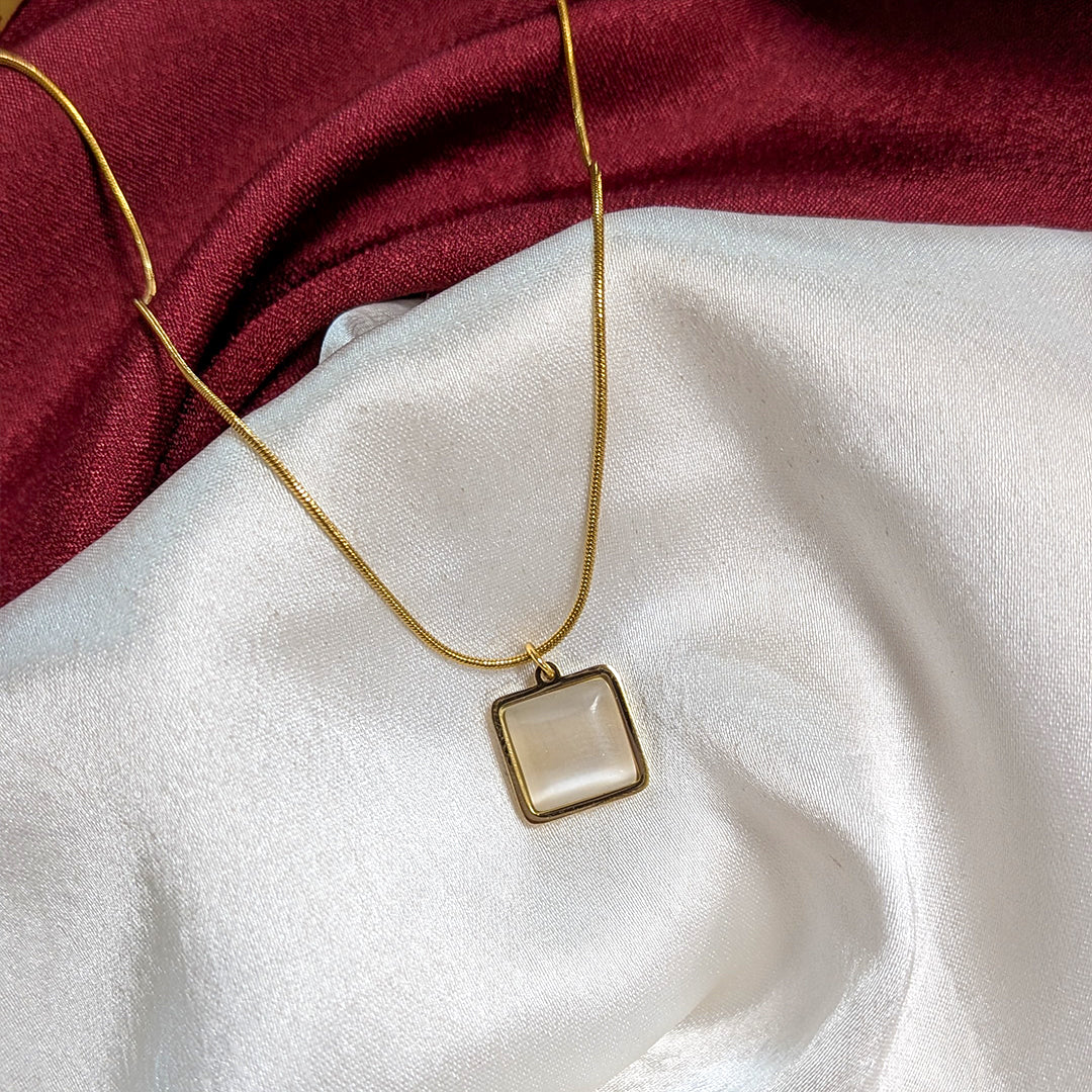 18K Gold Plated Square Rose Crystal Pendant Necklace (Anti Tarnish)