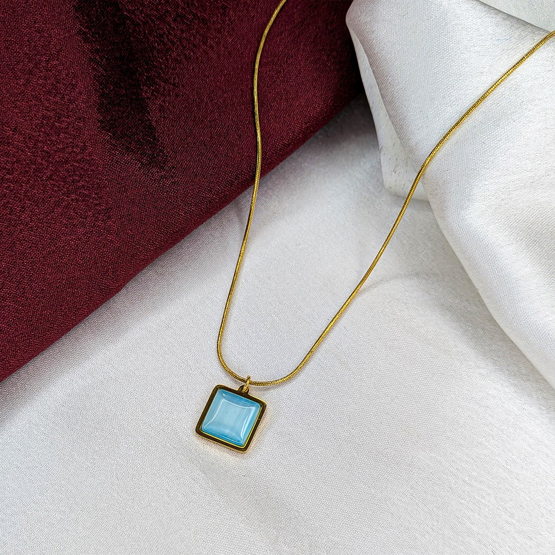 18K Gold Plated Square Rose Crystal Pendant Necklace (Anti Tarnish)