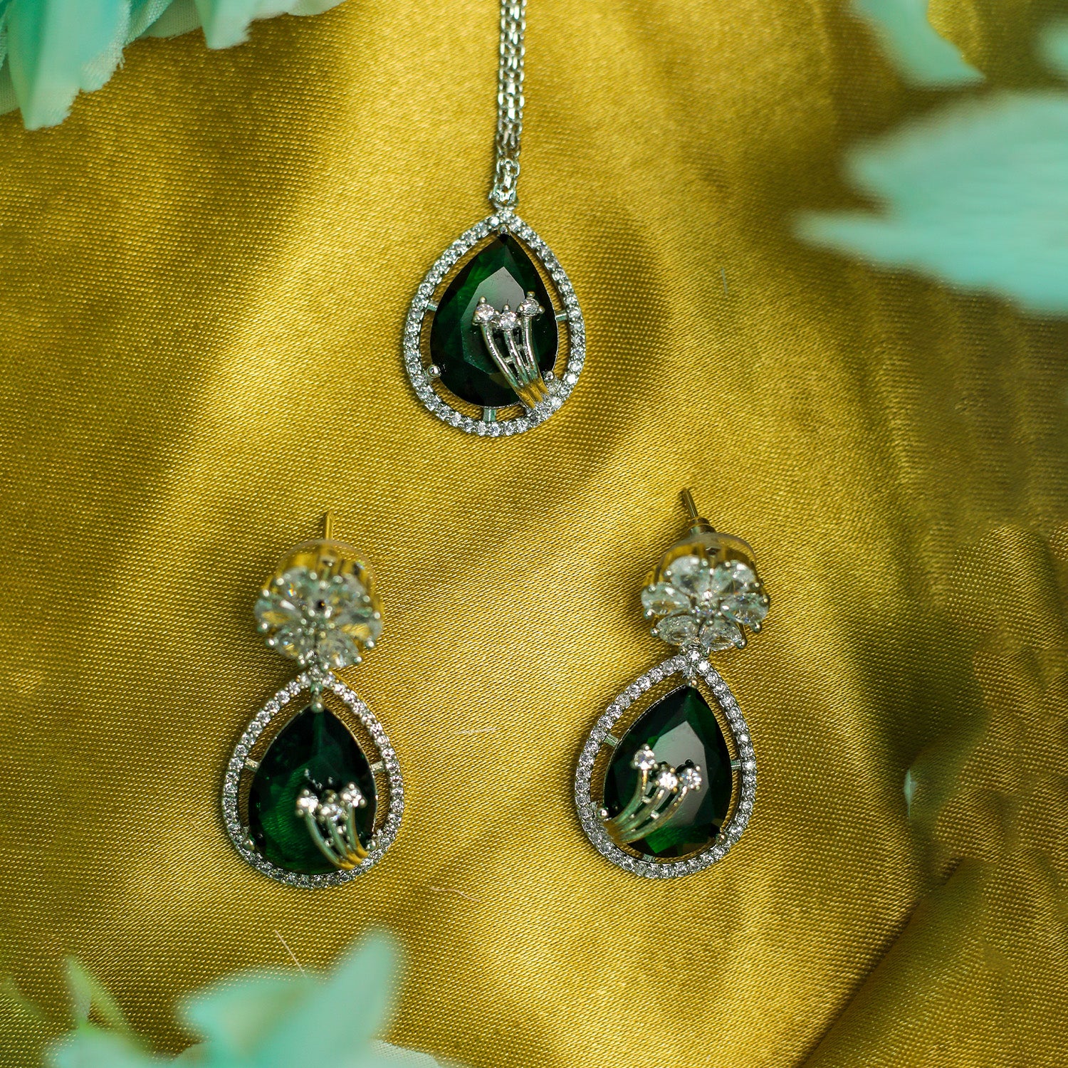 Ethnic AD Stone Striking Teardrop Stones