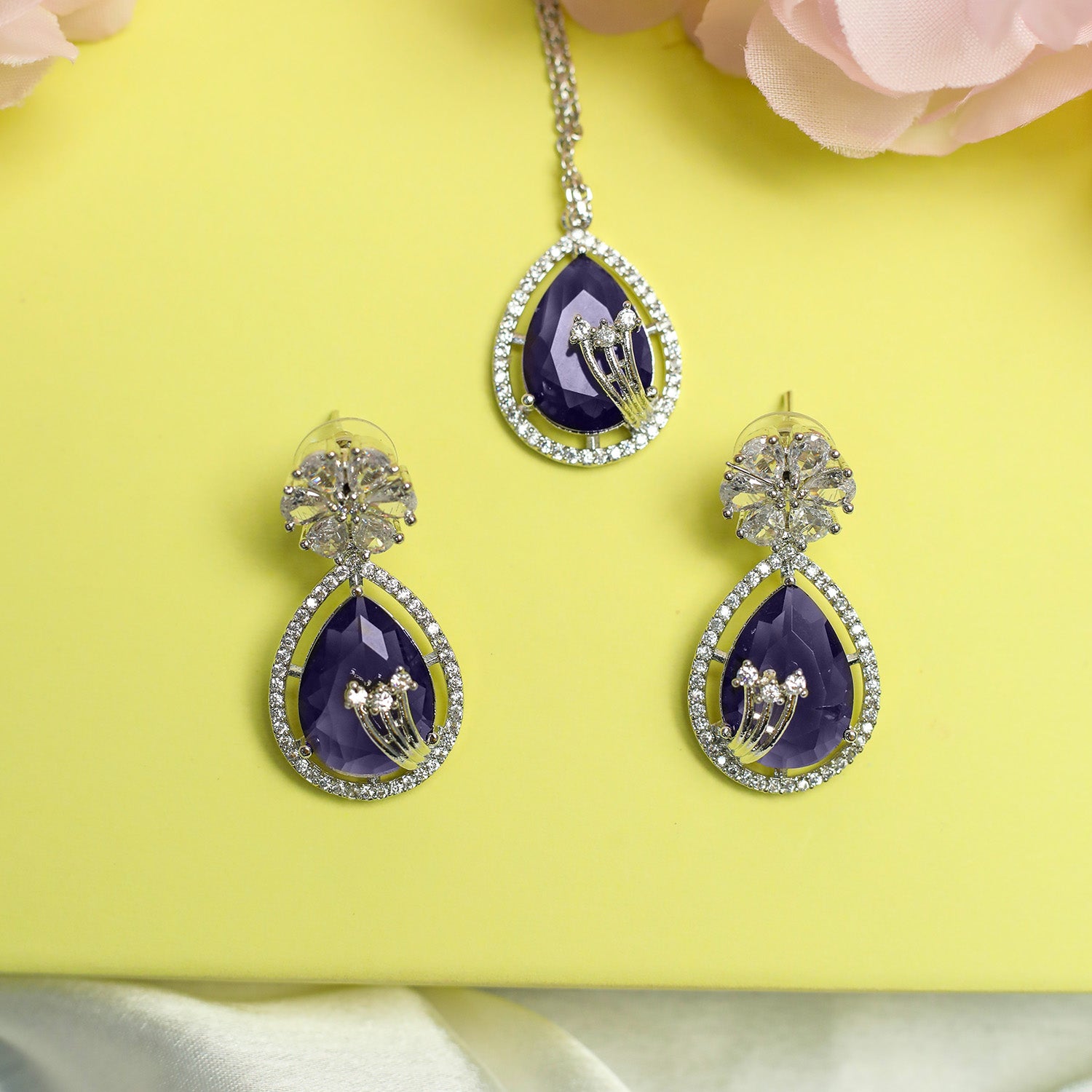 Ethnic AD Stone Striking Teardrop Stones