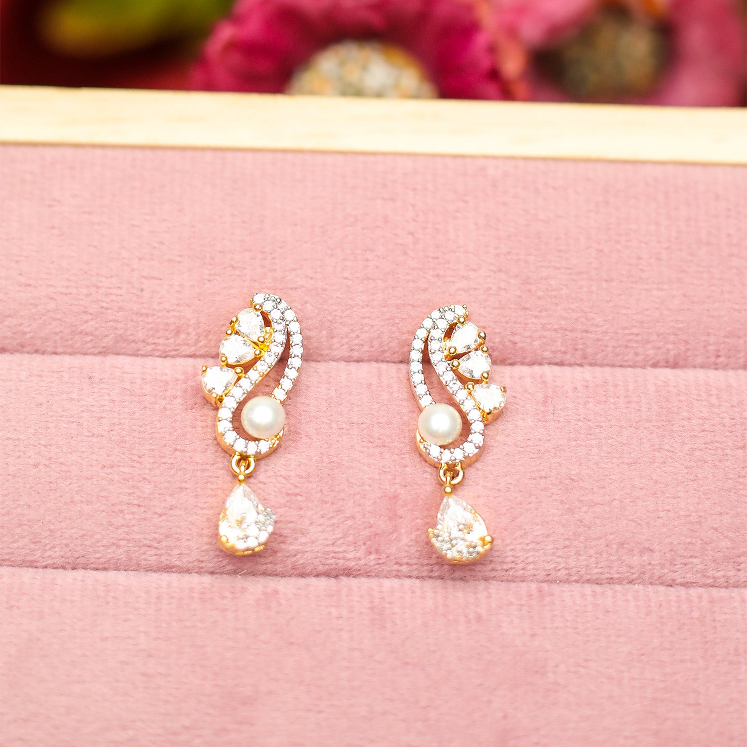AURIE Leaf Wave American Diamond Mangalsutrawith Earrings