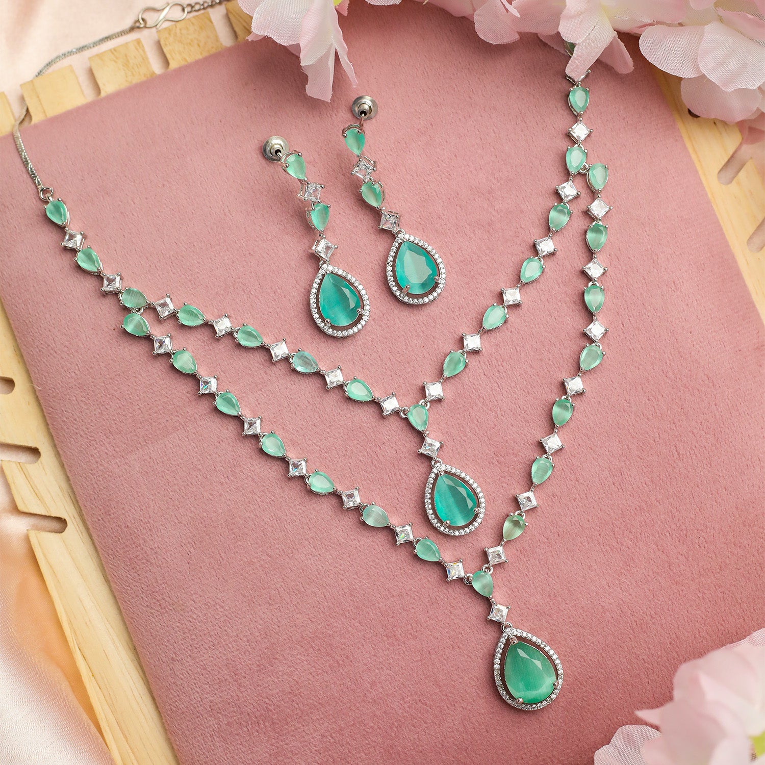 Shiny AD Teardrop Stone Necklace Set with Earrings for Women