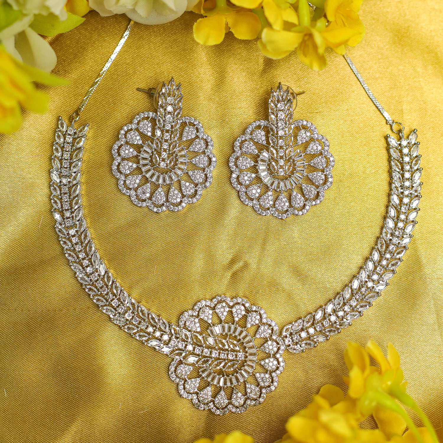 Intricate Floral Centerpiece Round Necklace Set