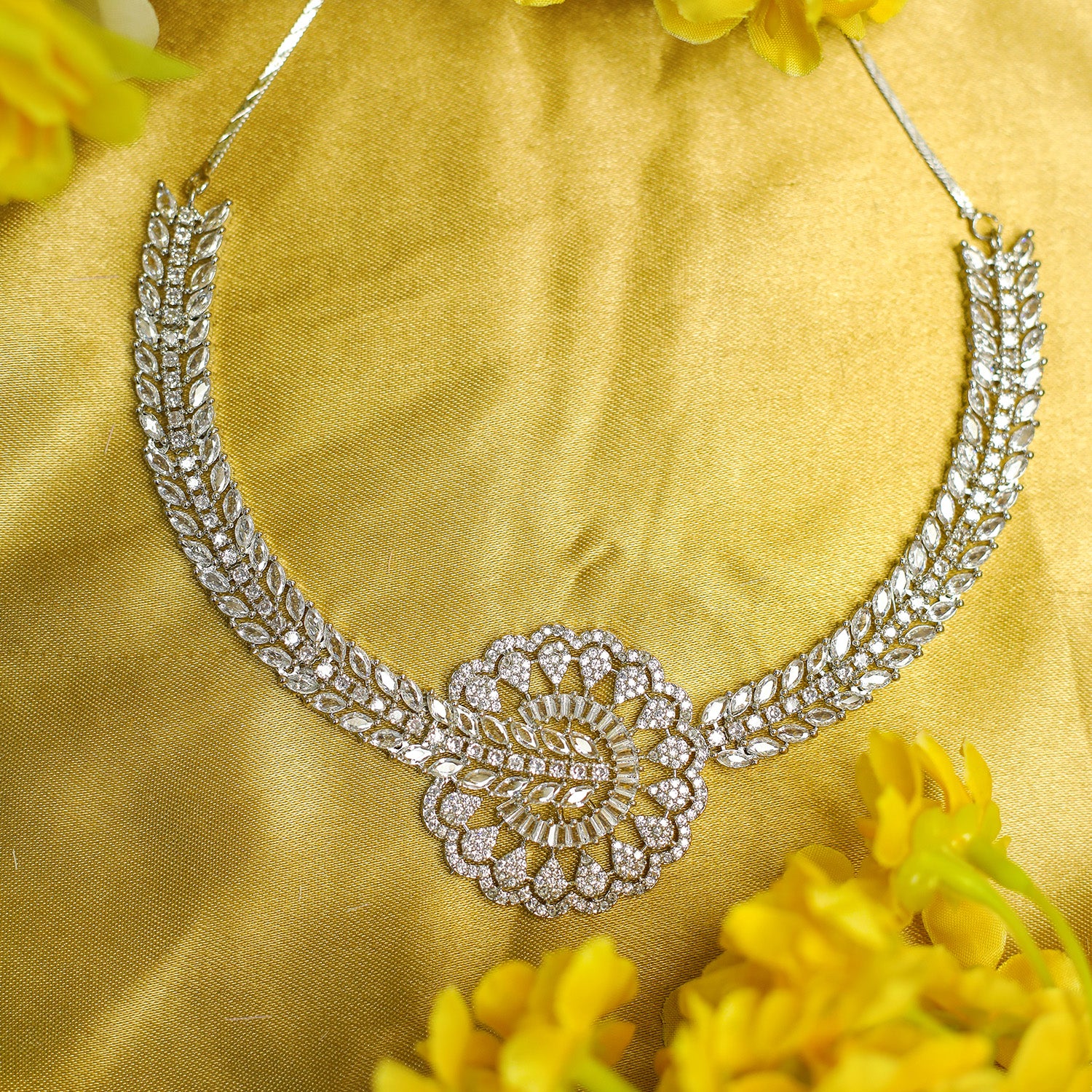 Intricate Floral Centerpiece Round Necklace Set