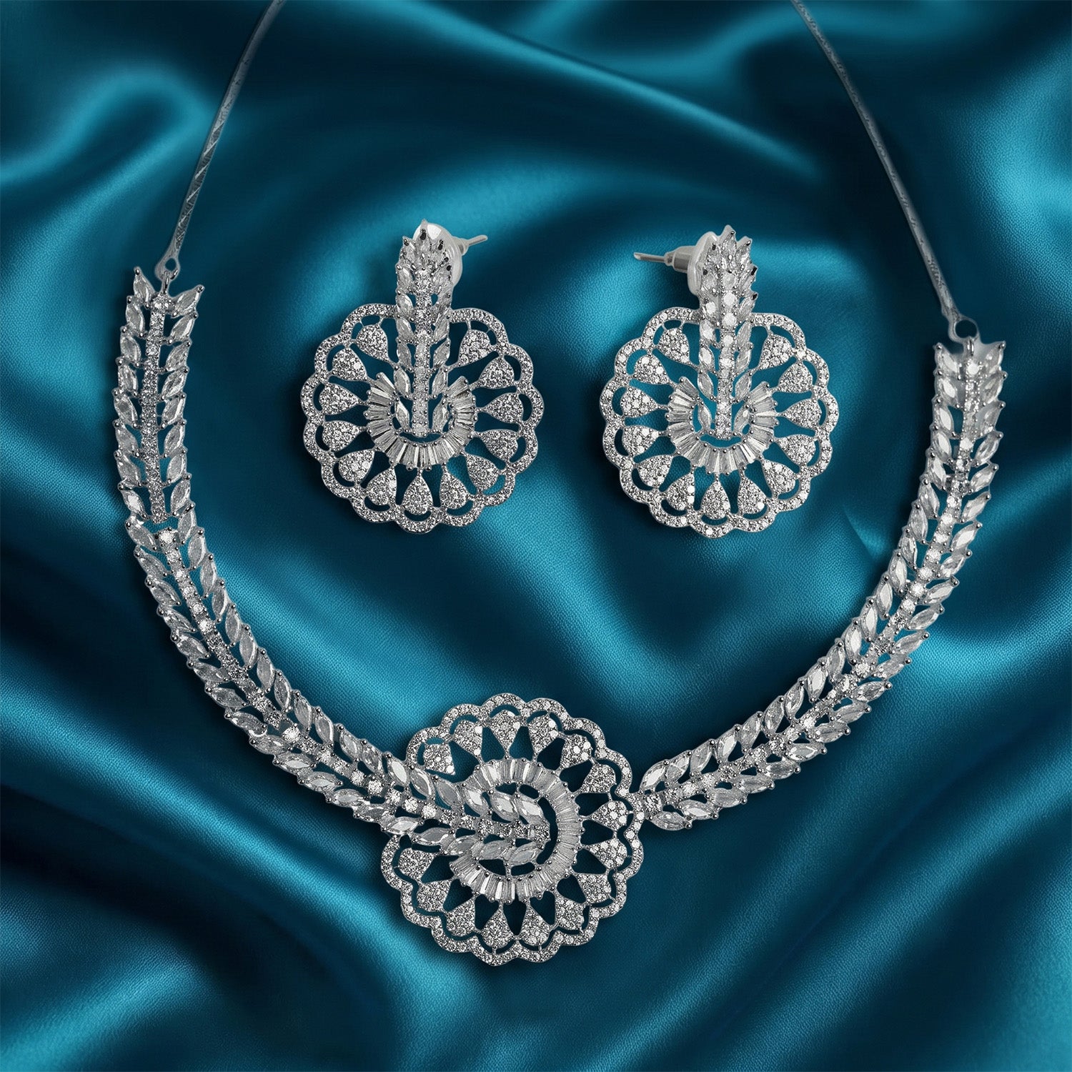 Intricate Floral Centerpiece Round Necklace Set