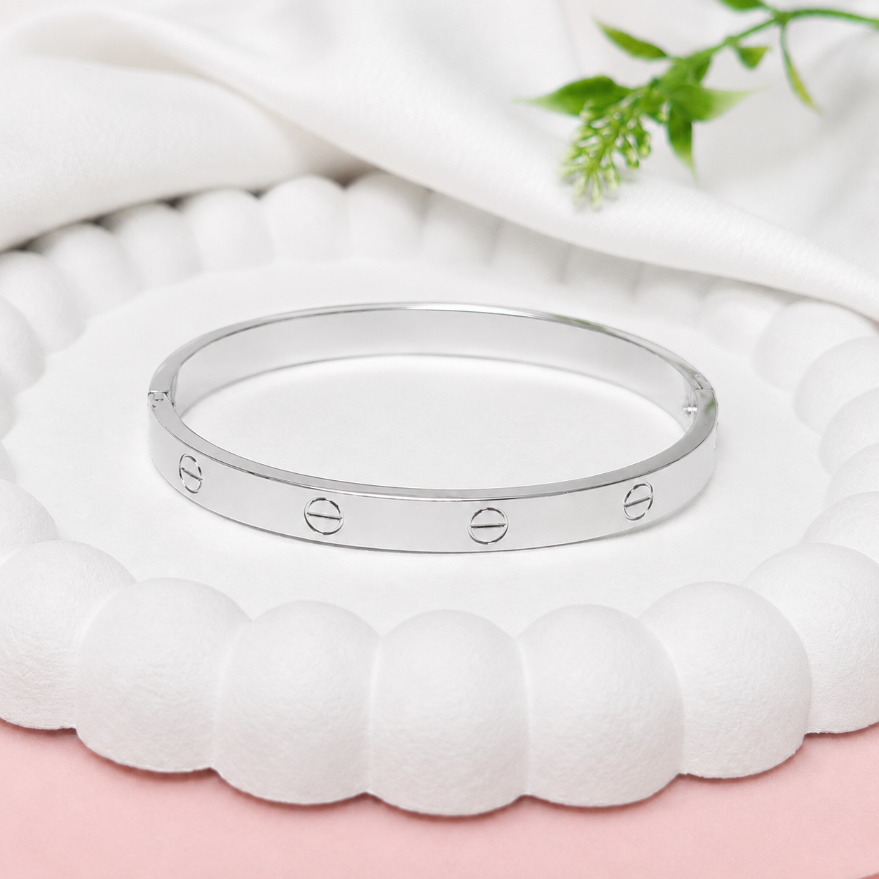 Elegant Korean Style Love Bracelet (Anti-Tarnish)