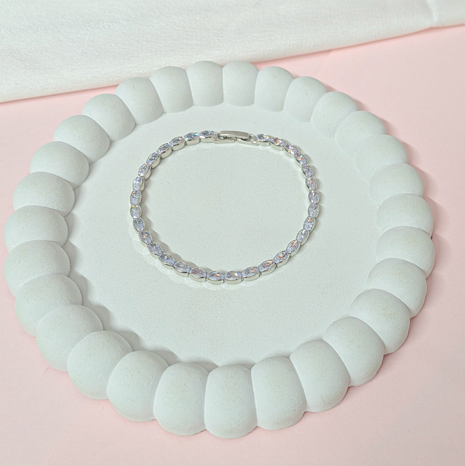 Stylish Flip Oval Cut Bezel Design Tennis Bracelet For Girls & Women's