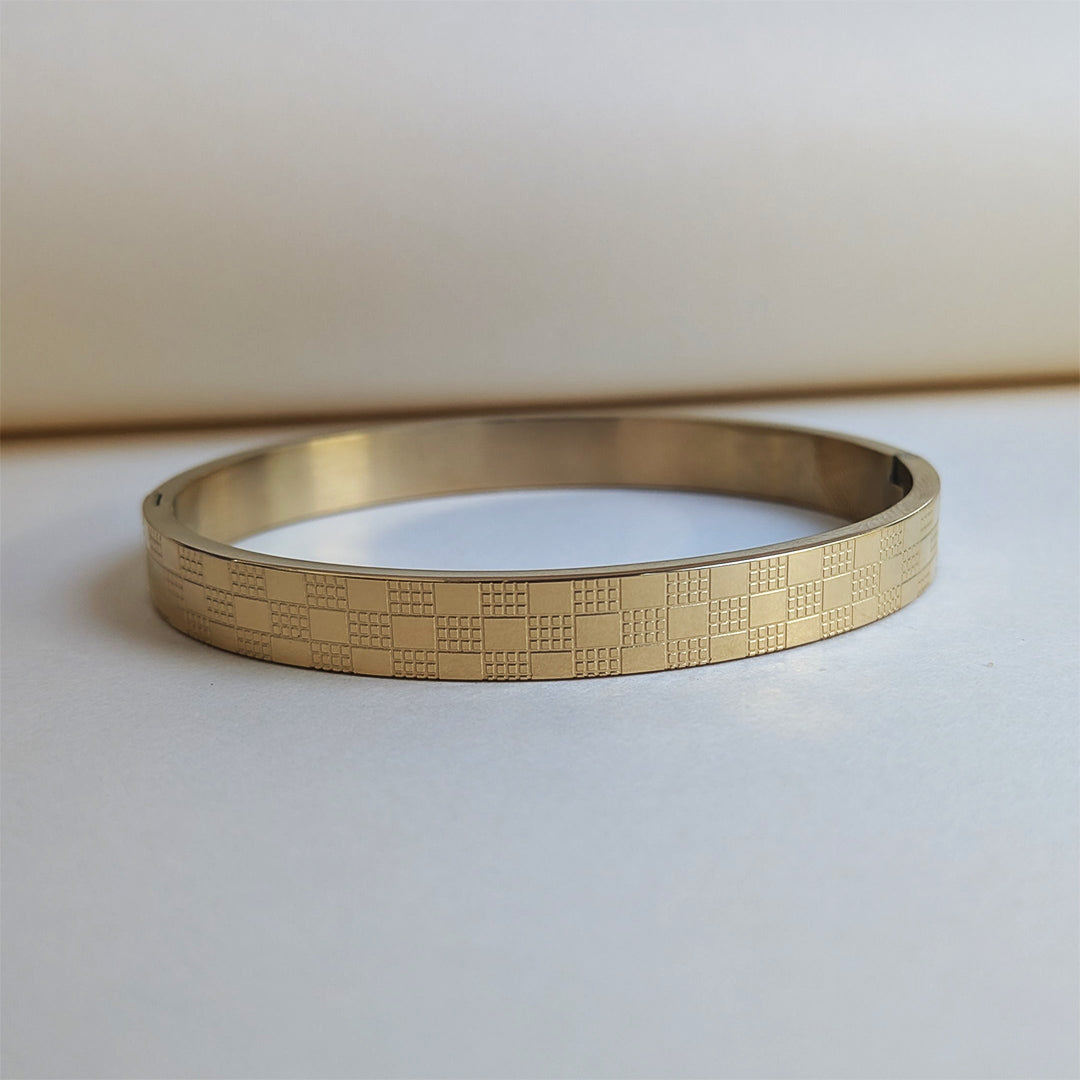 Intricate Checkered Engraved Design Stainless Steel Bracelet For Men & Women