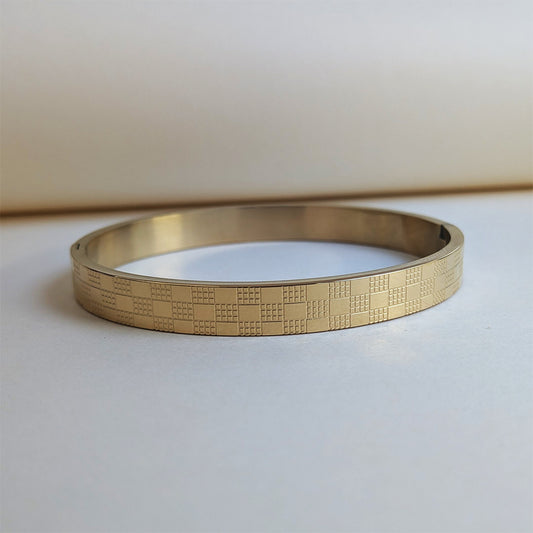 Intricate Checkered Engraved Design Stainless Steel Bracelet For Men & Women