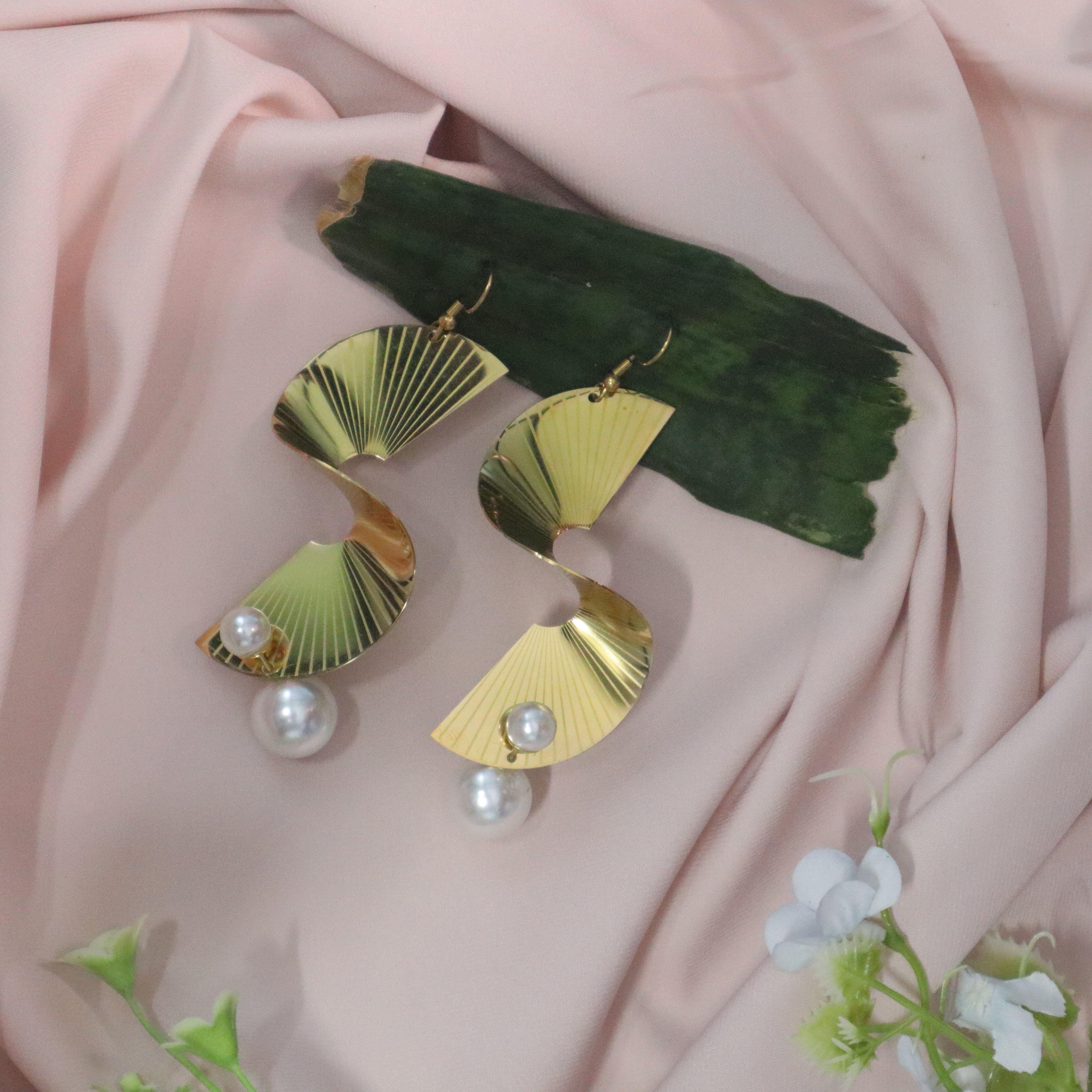 18K Gold Plated Twisted / Swirl Design and Pearl Drop Earrings (Anti-Tarnish)