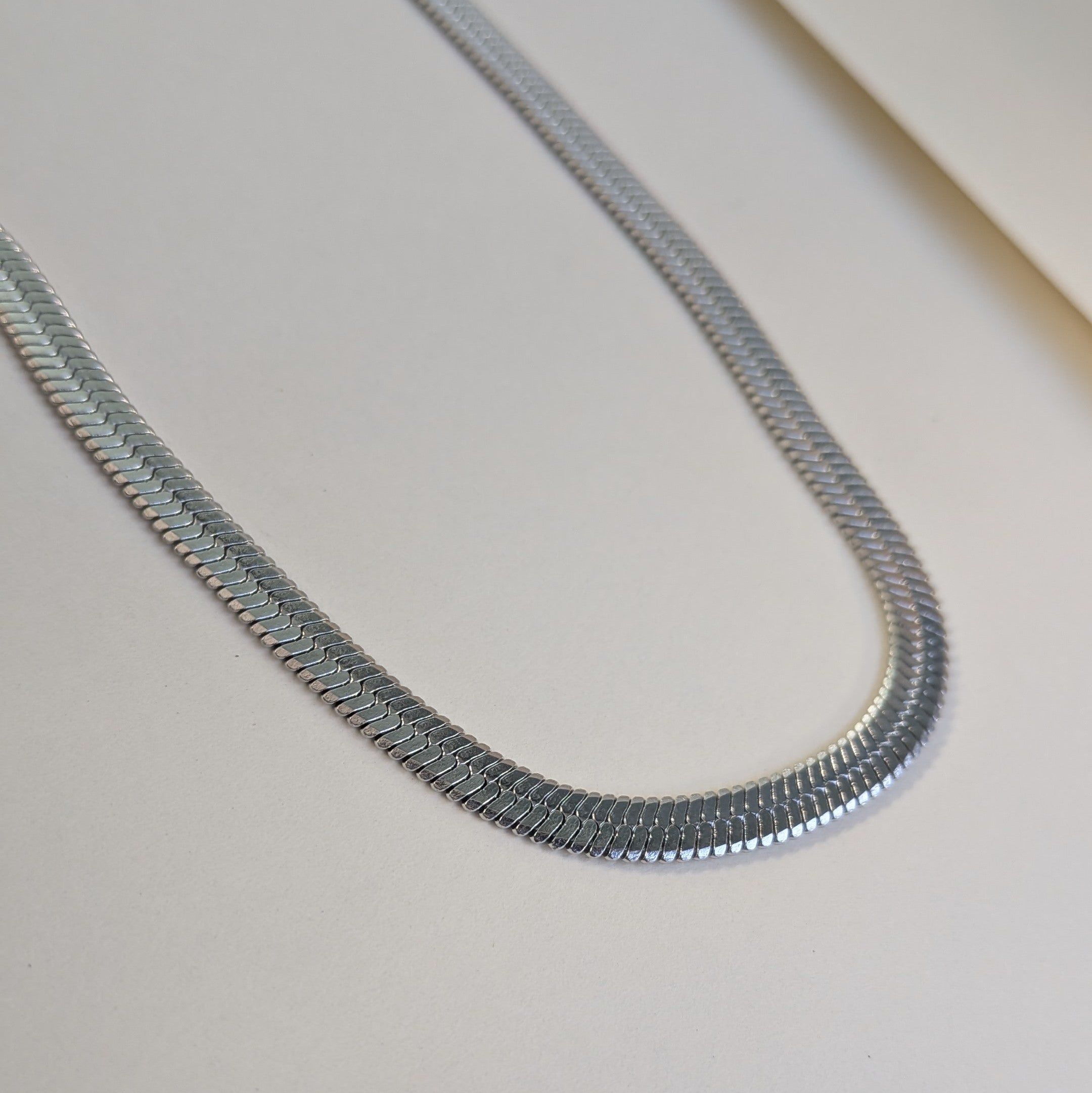Elegant Snake Chain For Men & Women