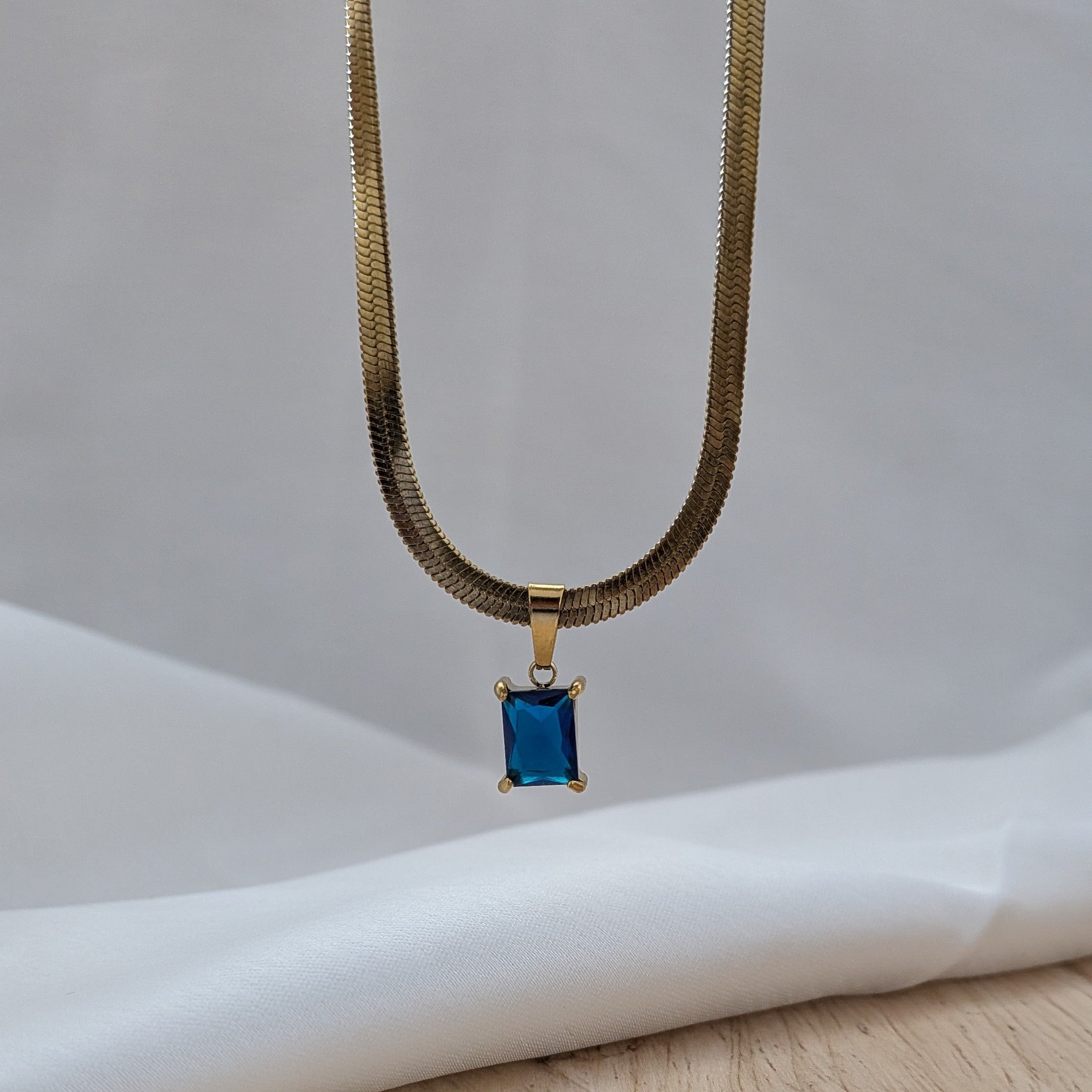 18k Gold Plated Stone Pendant Necklace (Anti Tarnish)
