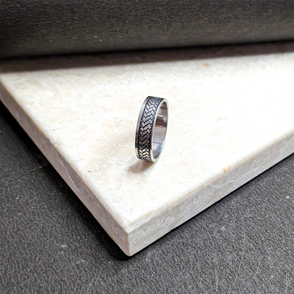 Geometric Brick Box Pattern Ring for Men & Women