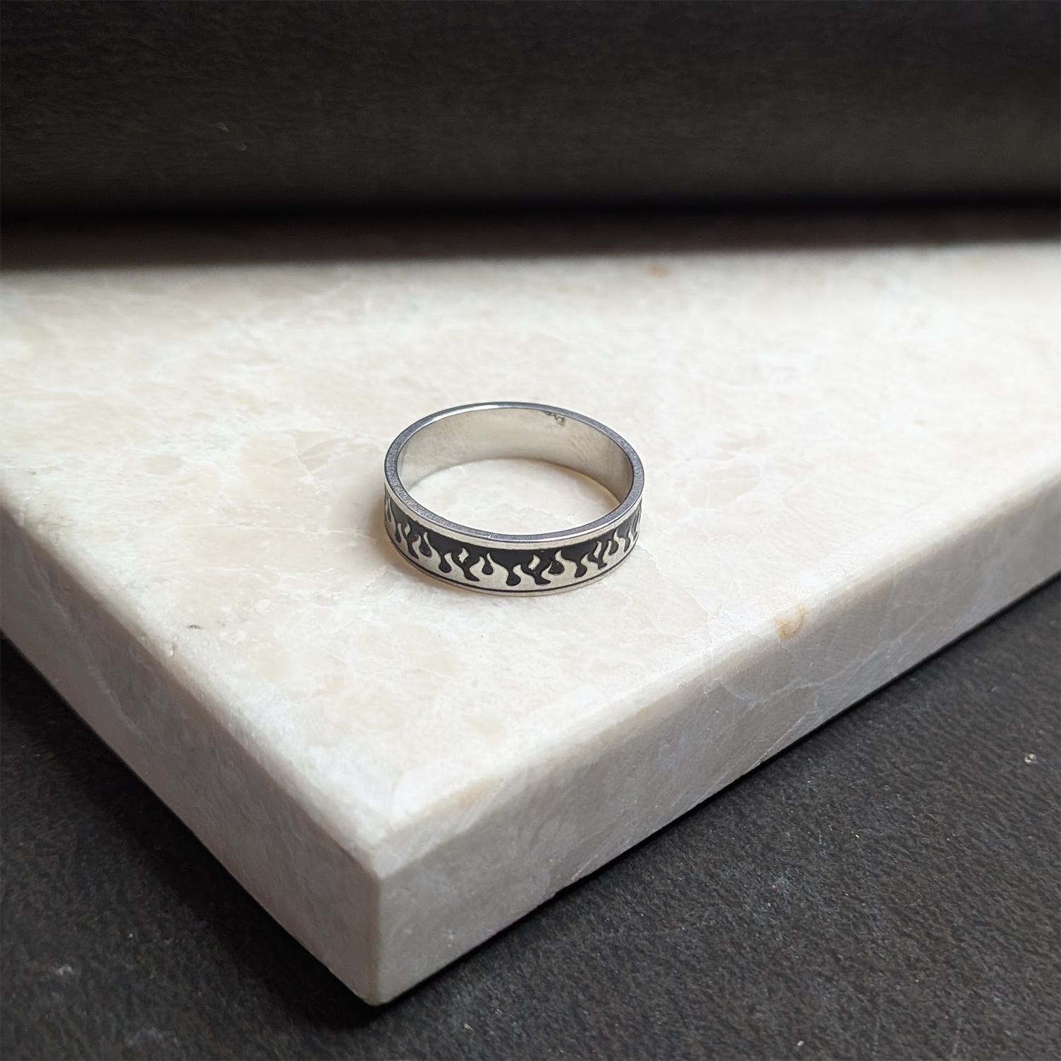 Round Flames Wave Style Pattern Ring for Men & Women