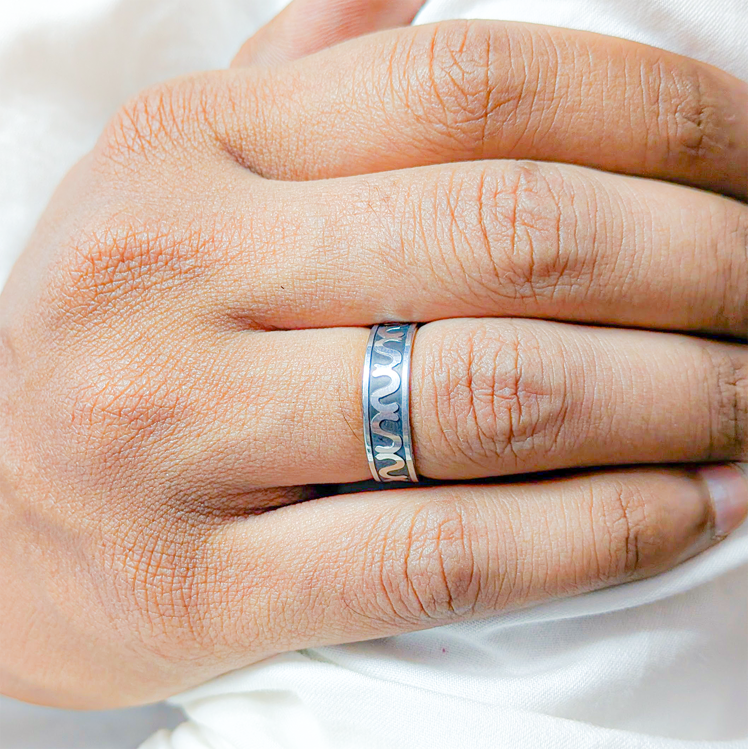 Round Infinity Wave Style Pattern Ring for Men & Women