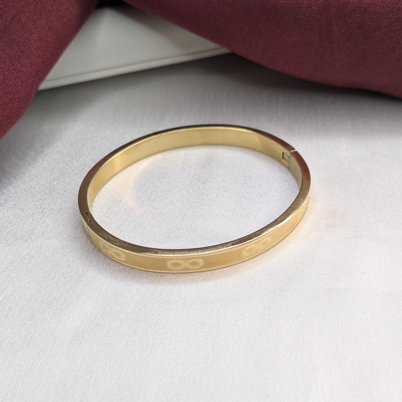 18K Gold Finish Classical Infinite Pattern Bracelet (Anti Tarnish) For Girls & Women