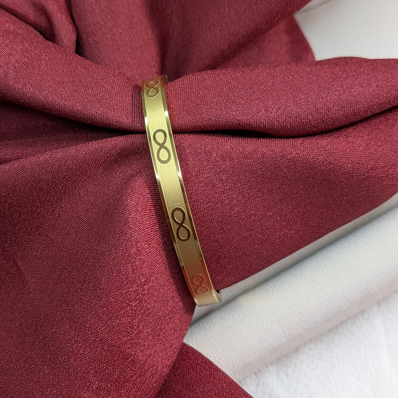 18K Gold Finish Classical Infinite Pattern Bracelet (Anti Tarnish) For Girls & Women