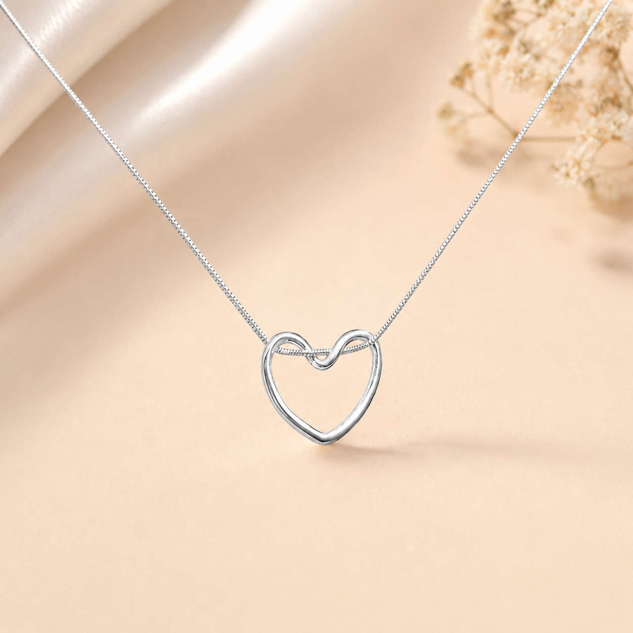 18K Gold Plated Twisted Heart Pendant Necklace (Anti Tarnish)